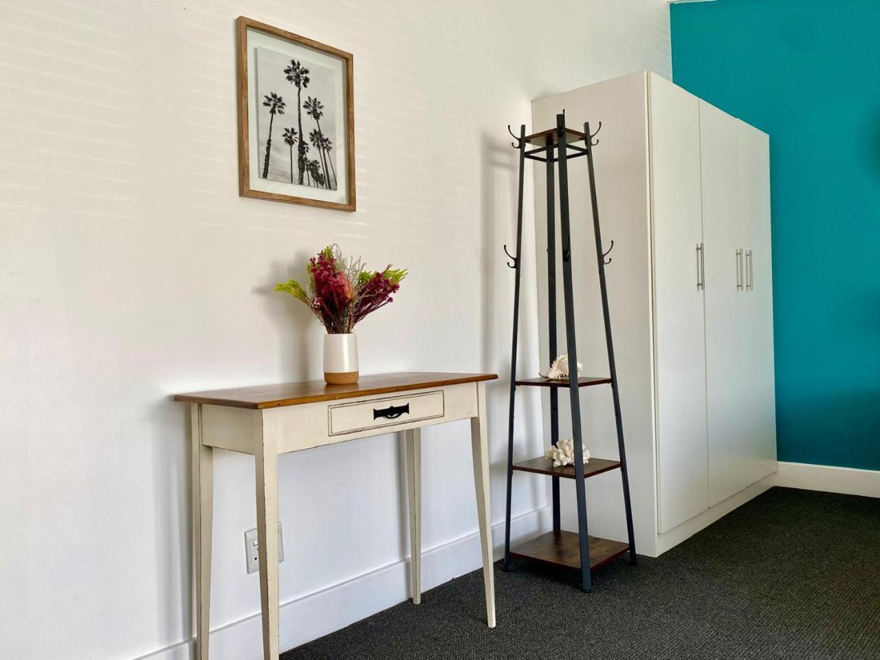 Hermanus Waterfront Apartment Room photo